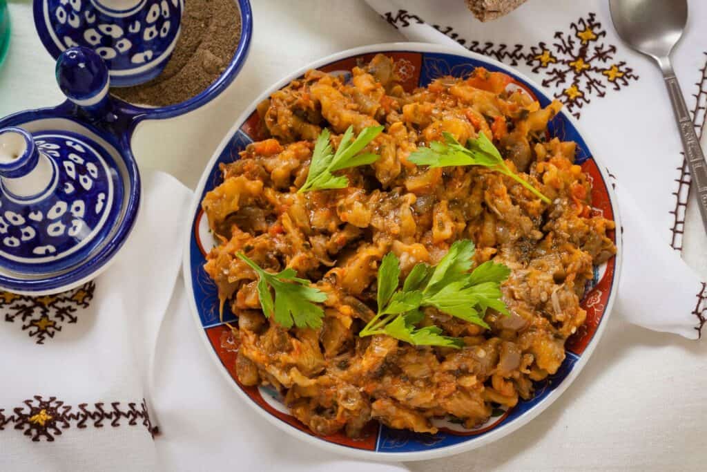 Pratos Vegetarianos em Marrocos: Guia Completo da Gastronomia Sem Carne Zaalouk