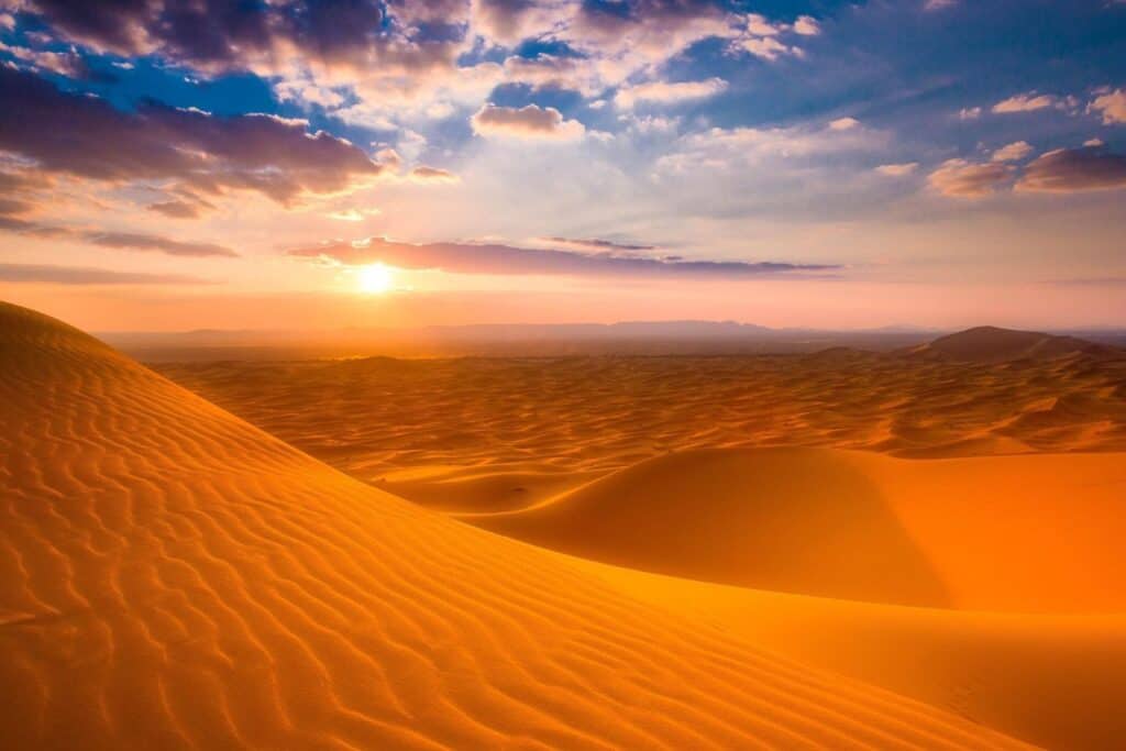 Jantar Romântico nas Dunas de Merzouga: A Experiência Mais Inesquecível no Deserto do Saara merzouga