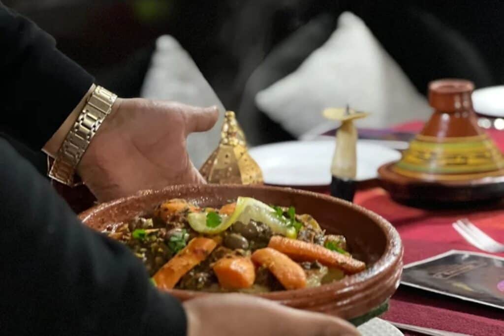 Tour Gastronômico em Fez: Uma Imersão Autêntica nos Sabores do Marrocos Café Fez Lounge