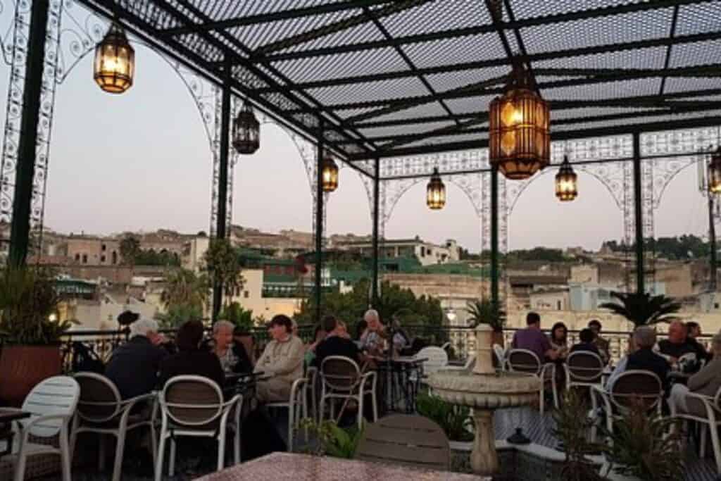 Os 10 Melhores Cafés em Fez: Sabores, História e Cultura no Coração do Marrocos Riad Rcif Café & Terrace