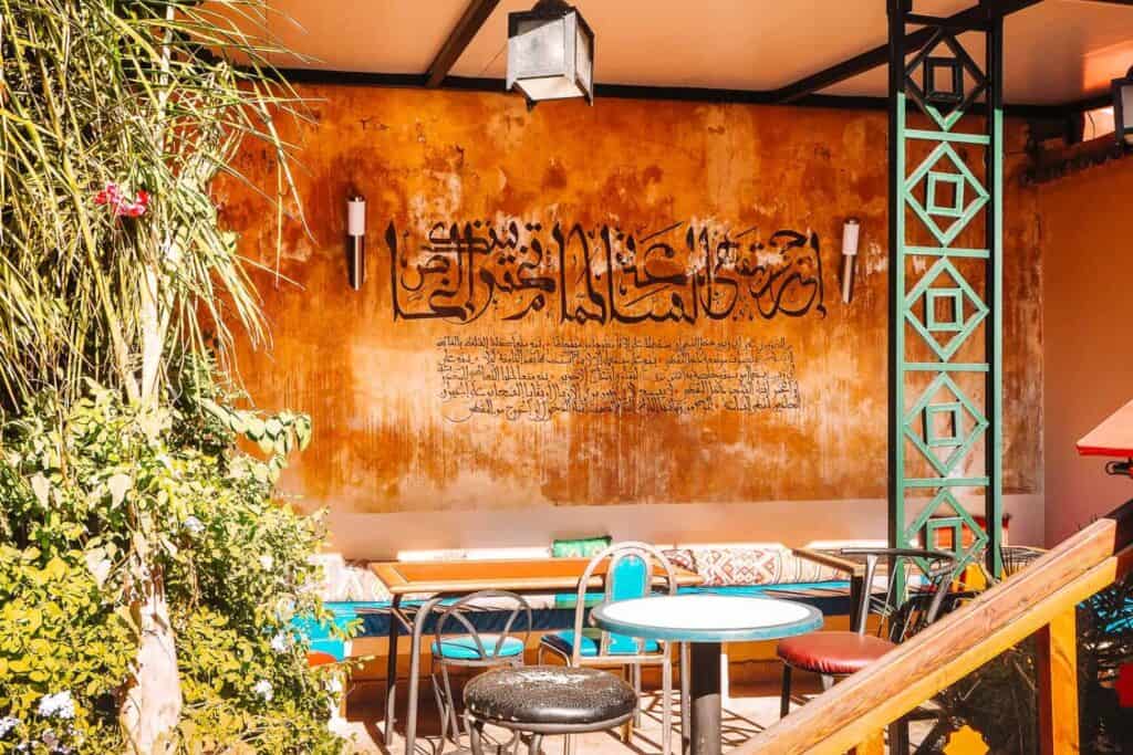 Os 10 Melhores Cafés em Fez: Sabores, História e Cultura no Coração do Marrocos café clock fez